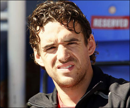 United midfielder Hargreaves out for season 